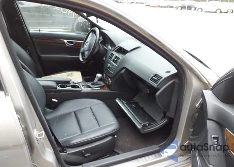 2009 Mercedes-Benz C 300 Luxury 4Matic/Sport 4Matic из США, поврежденный, VIN WDDGF81XX9R072703